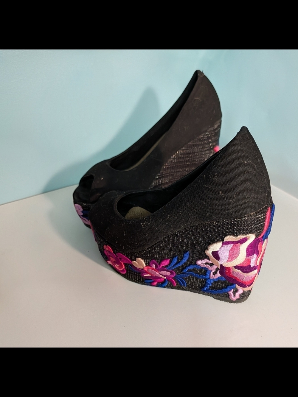 Very Volatile Black Peep-Toe Embroidered Wedge Heels Size 7